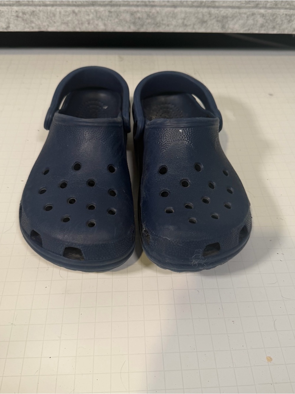 CROCS Navy Classic Unisex Slip-On Clogs W6/7M4/5